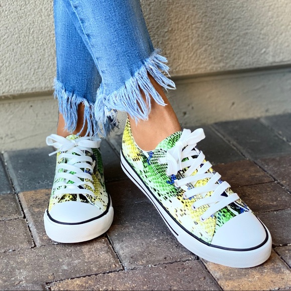 Leopard Snake Print Low Cut Lace Up Era Sneakers - Picture 2 of 15